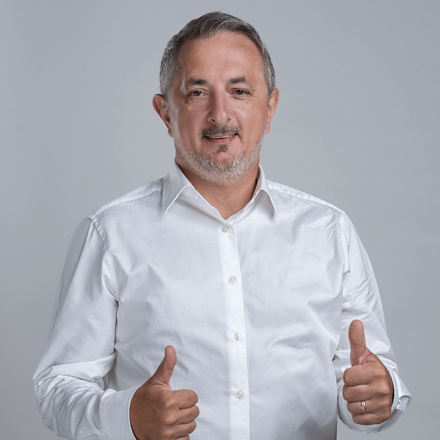 Mariusz (4) (1).png